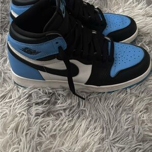 Jordan Kids High-Top Sneakers in Black, White & Blue